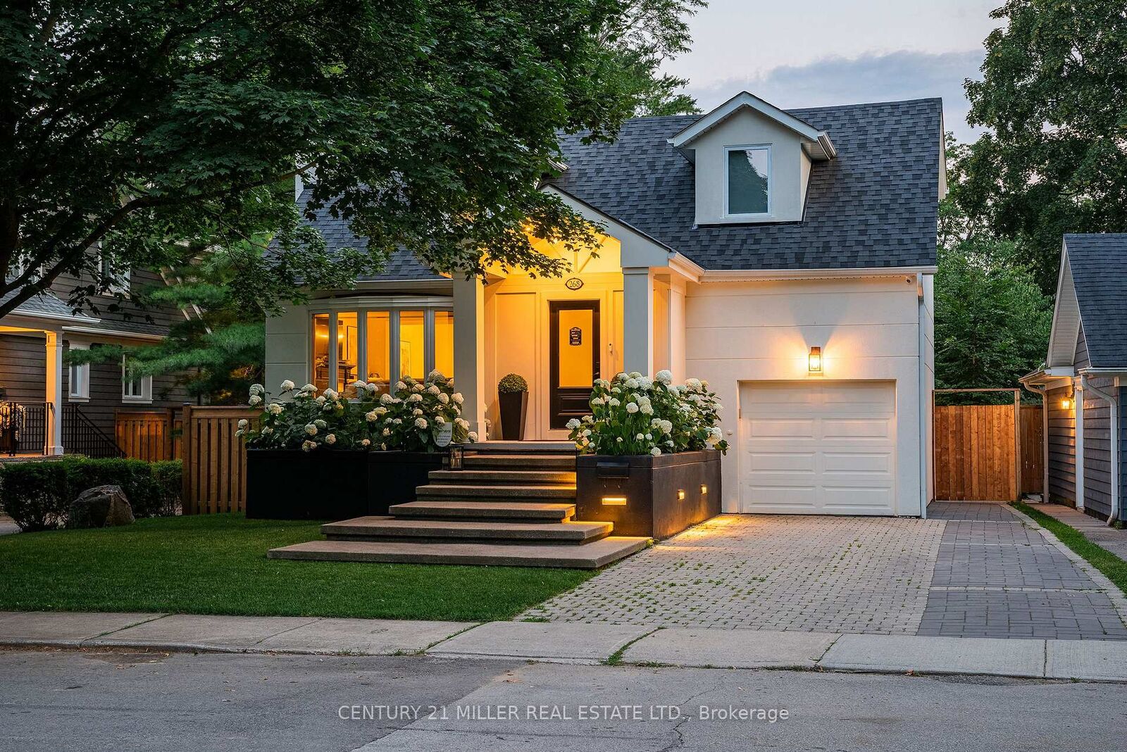 Photo de la propriété: 268 Douglas Avenue ON L6J 3S4
