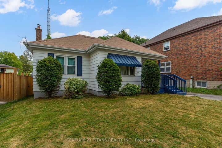 Photo de la propriété:  107 Wilson Road N  ON L1G 6E1 