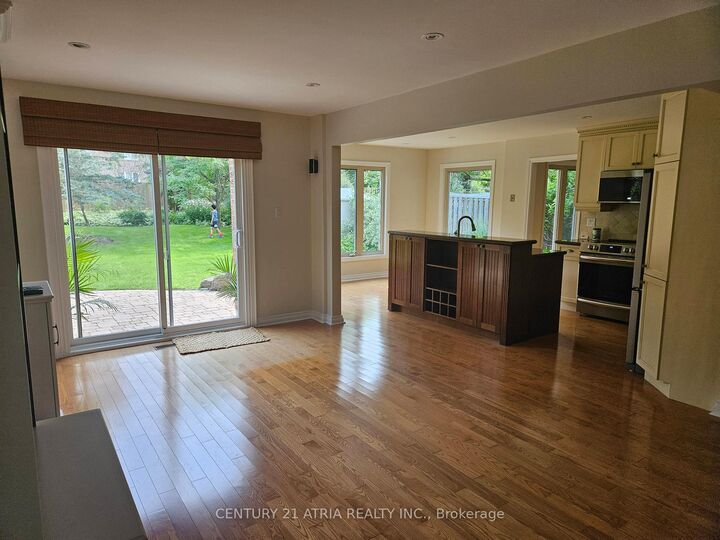 Photo de la propriété: 31 Craigleith Crescent ON L4E 2S3