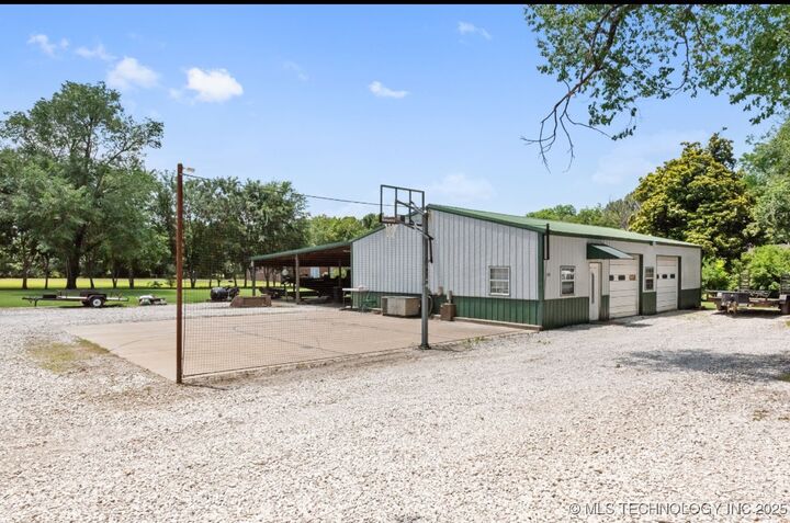 Property Photo:  528 S Guthrie Avenue  OK 74429 