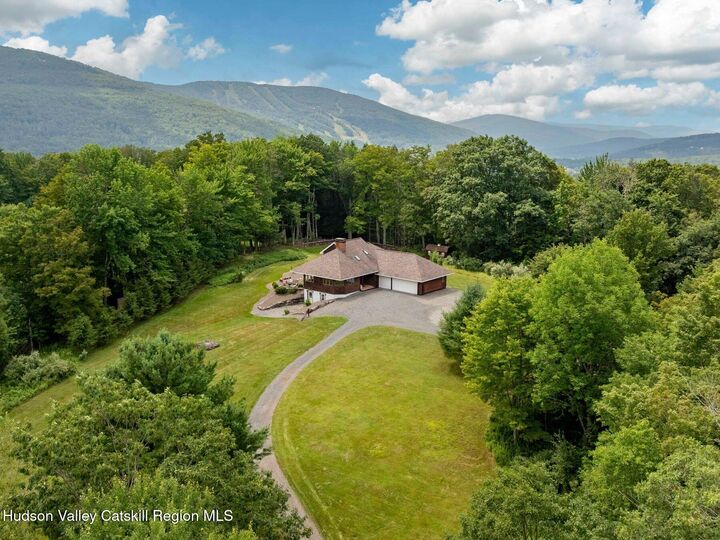 Property Photo:  122 Old Road  NY 12496 