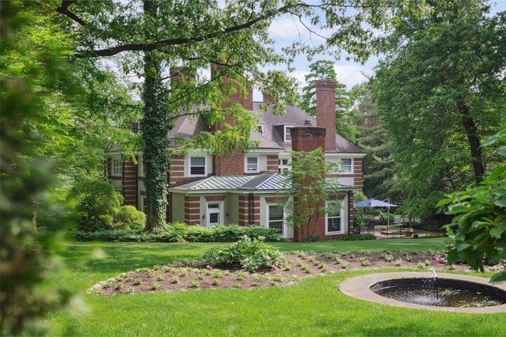 Property Photo:  5563 Northumberland Street  PA 15217 