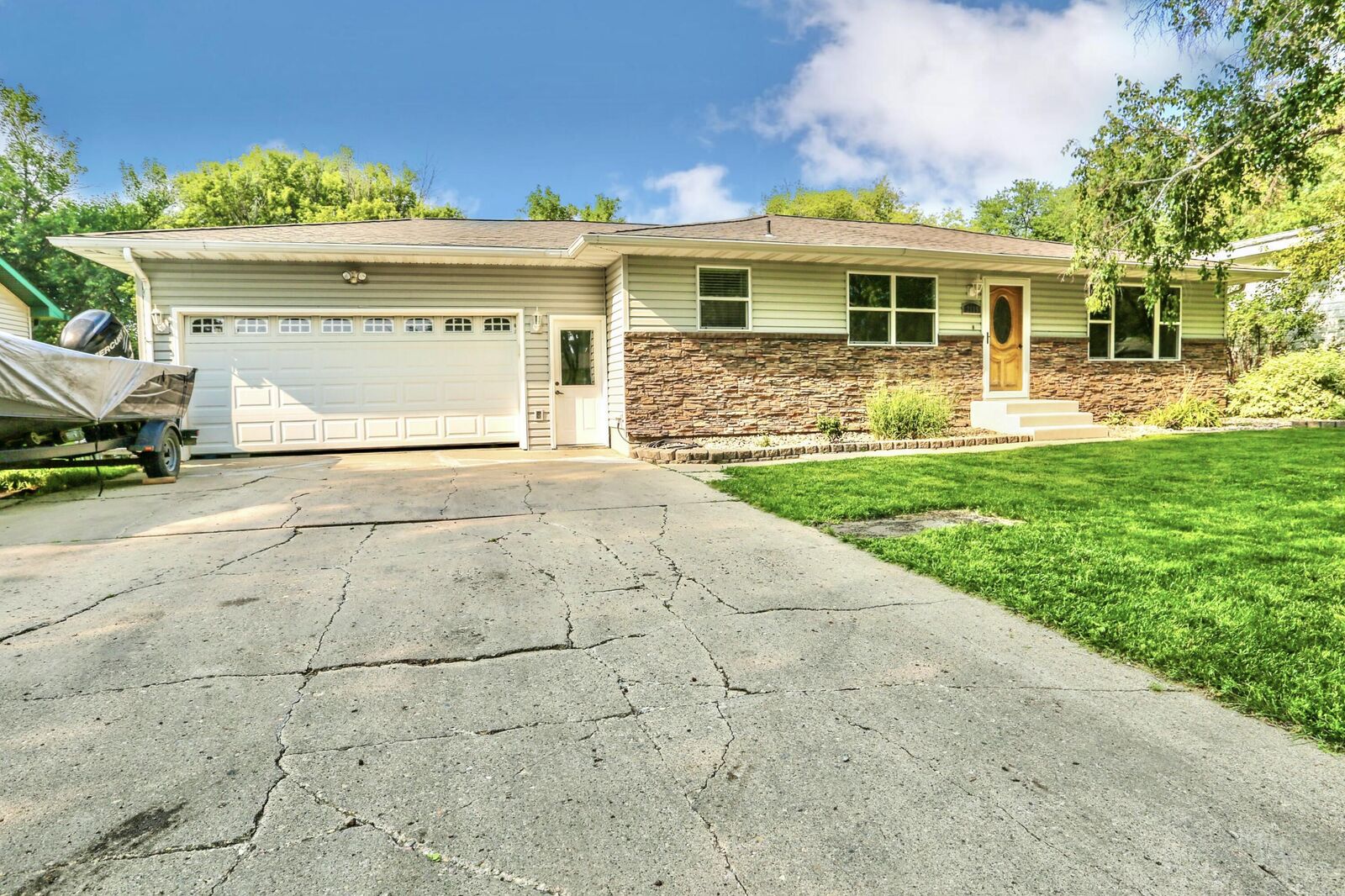 Property Photo:  2119 SE 12th Ave  SD 57401 