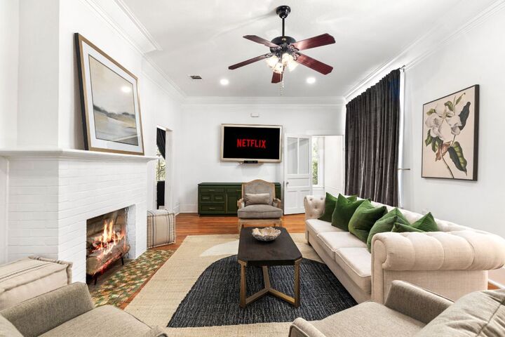 Property Photo:  110 E Craig Place 2  TX 78212 