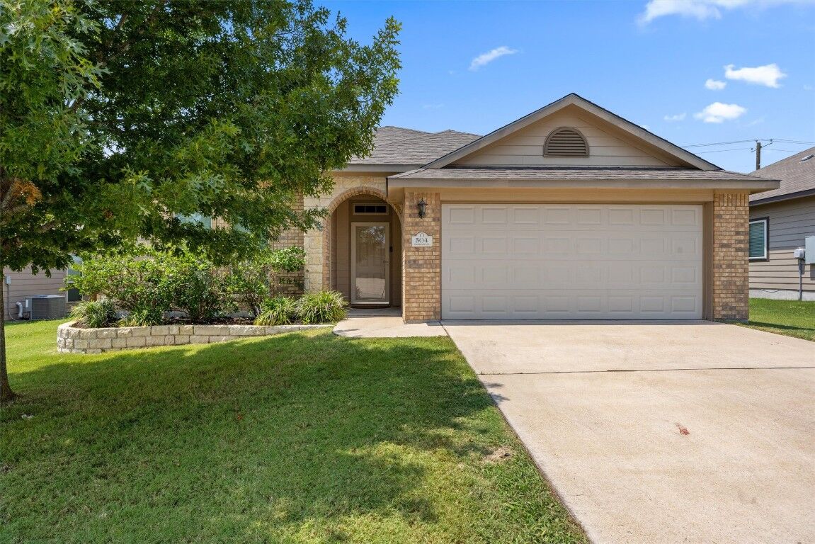 Property Photo: 504 Parkfield Lane TX 76502