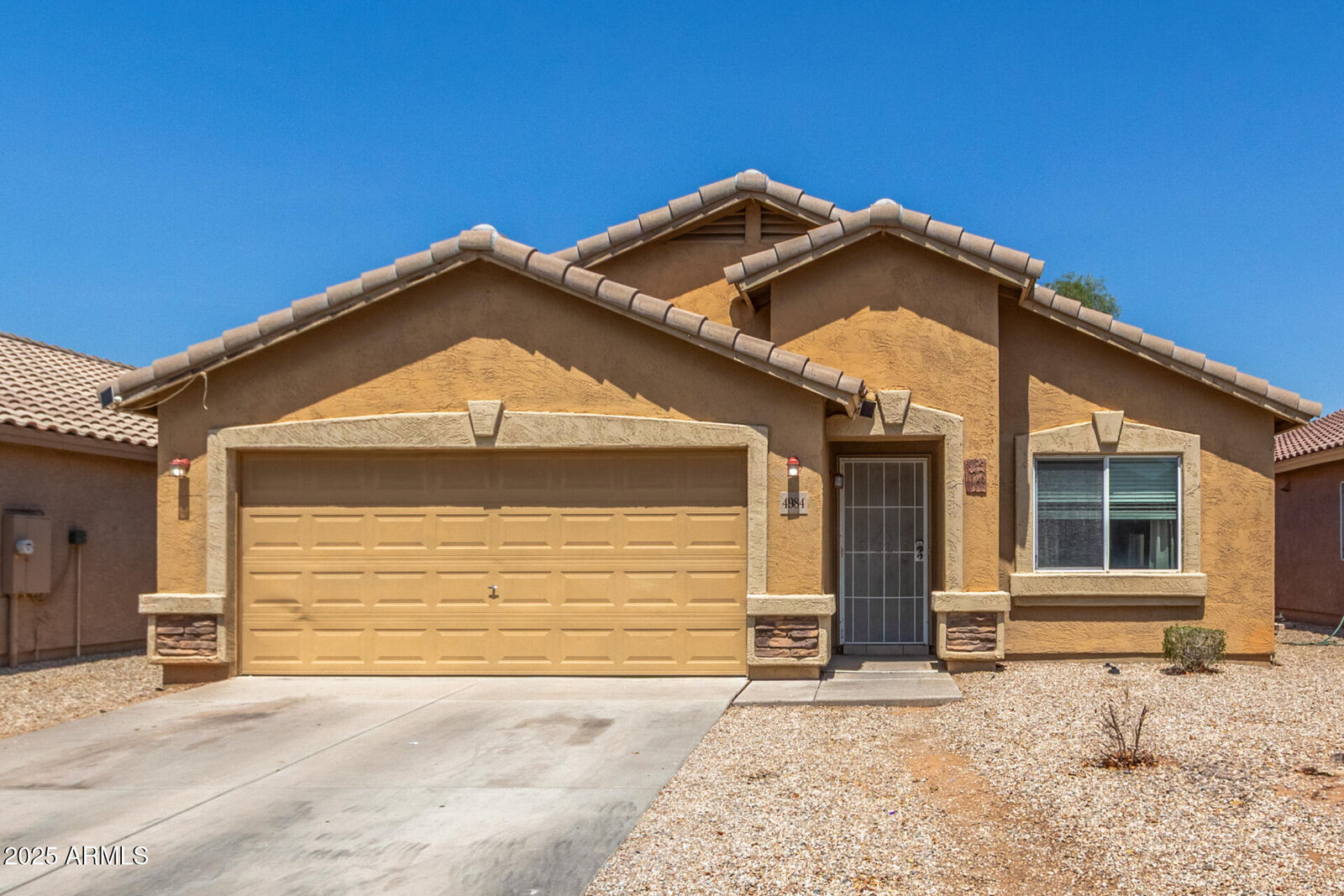 Property Photo: 4984 E Silverbell Road AZ 85143