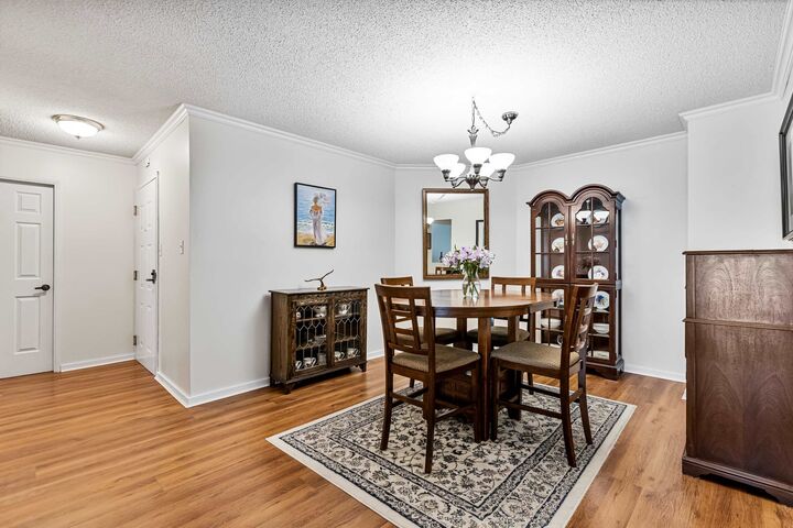 Property Photo:  1458 Blackwood Street 204  BC V4B 3V4 