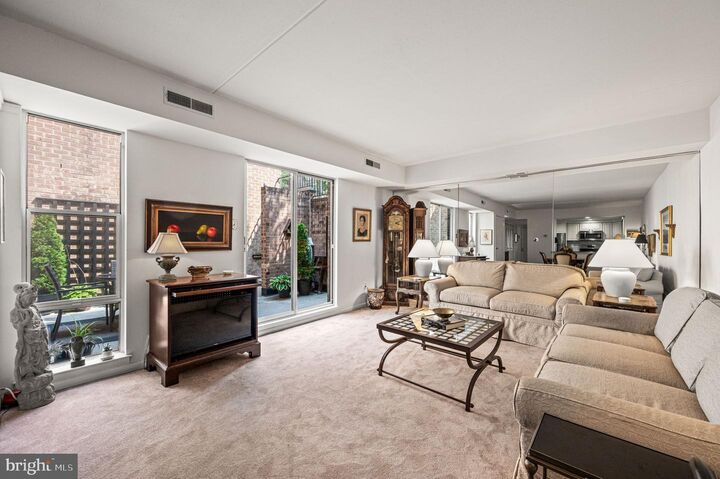 Property Photo: 130 Spruce Street 15A PA 19106
