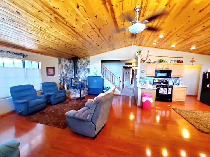 Property Photo:  716 W Sherwood Drive  AZ 85541 