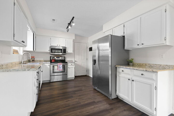 Property Photo: 4804 Orchard Ln MO 65202