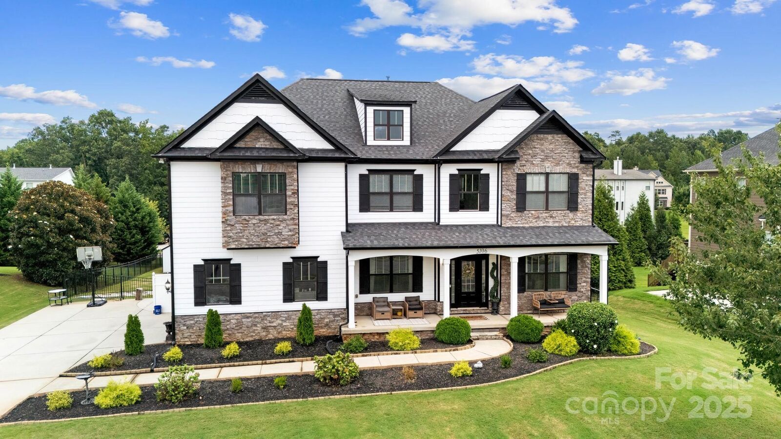 Property Photo: 5106 Brynmar Drive NC 28173