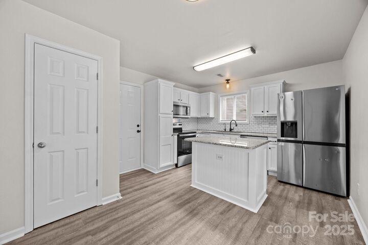 Property Photo:  10609 Spring Rain Court  NC 28278 