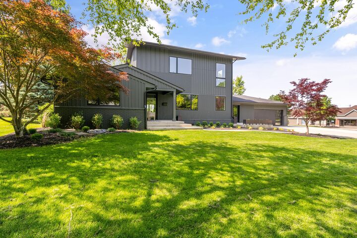 Property Photo: 2777 Donna Drive OH 43220