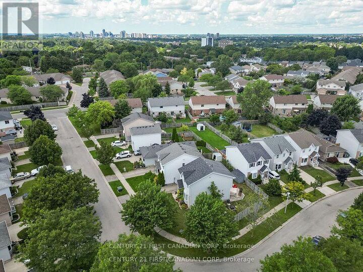 Property Photo:  132 Sandy Street  ON N5Z 2C7 