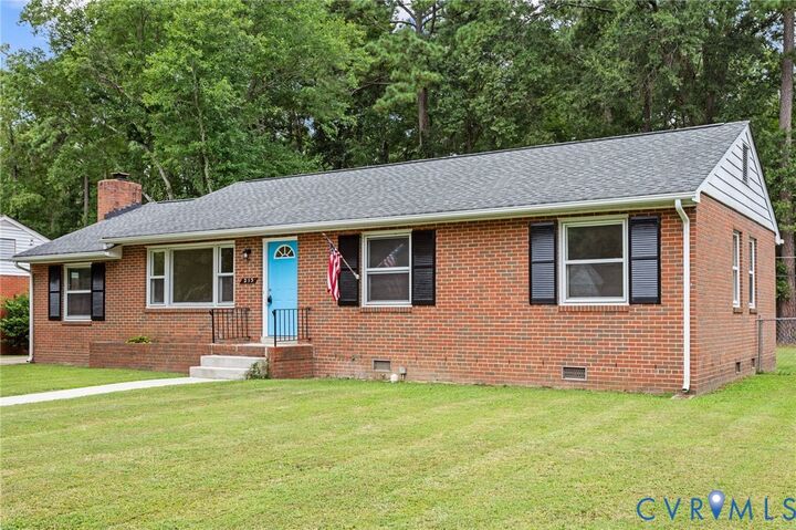 Property Photo: 213 Meroyn Drive VA 23150