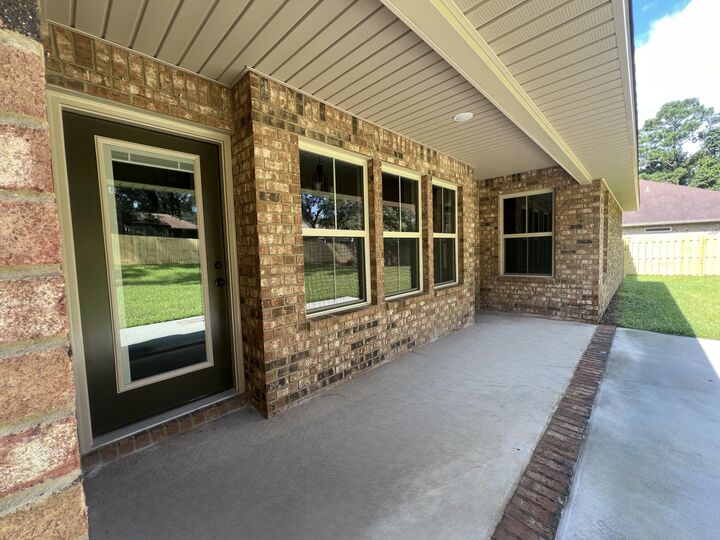 Property Photo: 2679 Brodie Lane FL 32536