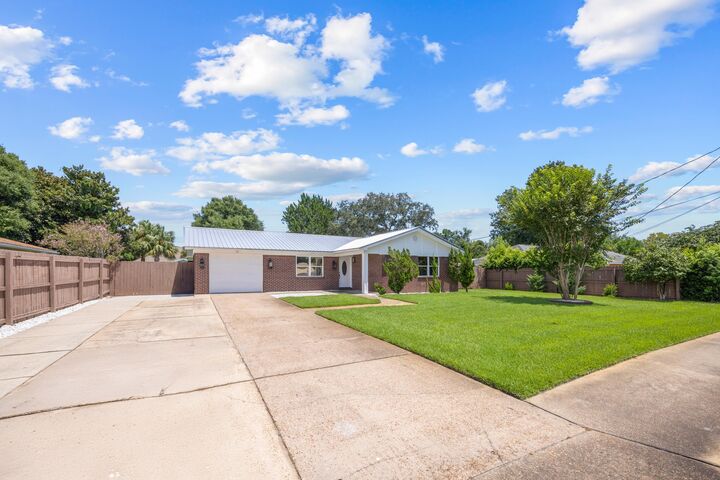 Property Photo:  308 Spring Lane  FL 32541 