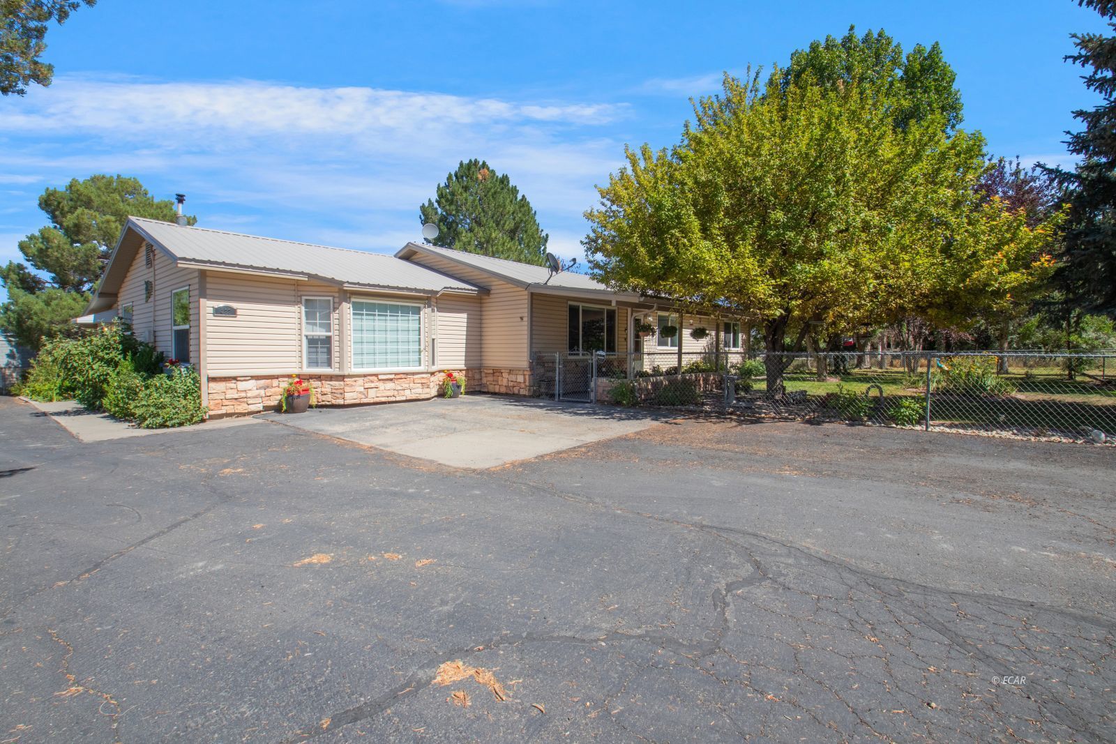 Property Photo: 422 Lawndale Drive NV 89815
