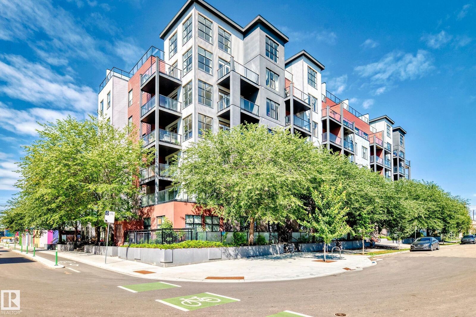 Property Photo:  10518 113 Street NW 504  AB T5H 0C6 