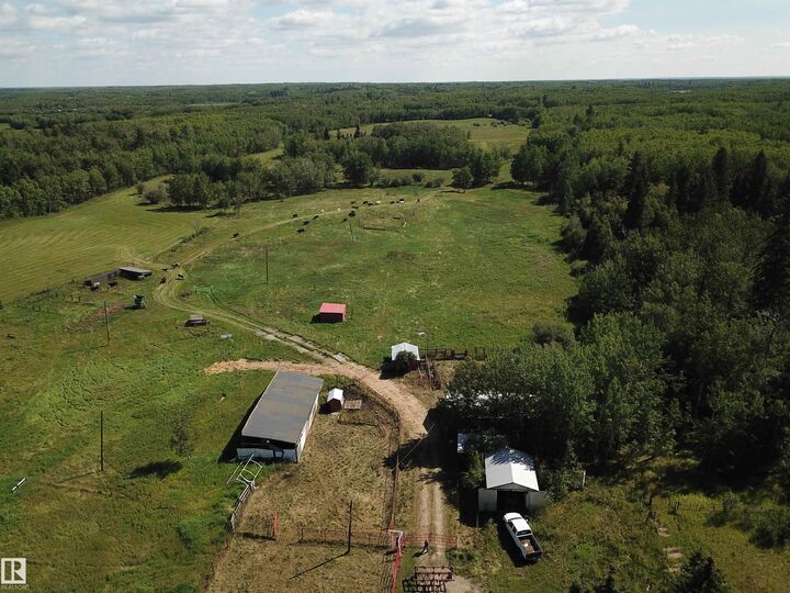 Property Photo: 53121 Rg Rd 212 AB T8G 1G1