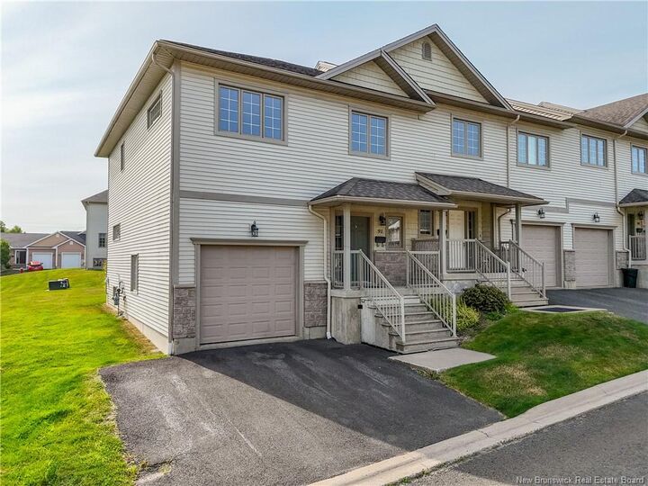 Property Photo:  91 Huntingdon Circle  NB E3B 0M1 