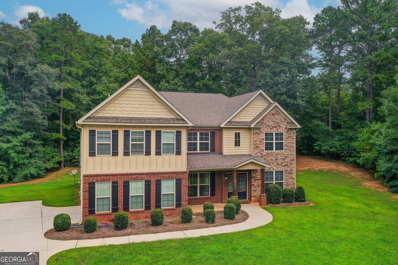 Property Photo: 167 Tiffany Trace GA 30268