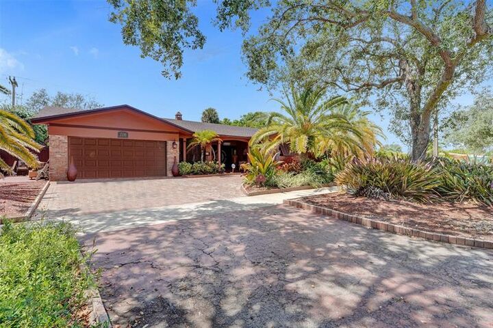 Property Photo:  2116 NE 62nd St  FL 33308 