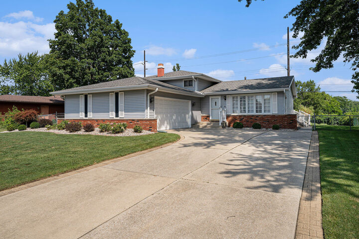 Property Photo: 506 Concord Place IN 46375