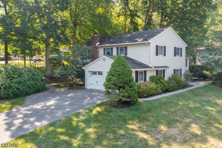 Property Photo:  106 Knollwood Dr  NJ 07974 