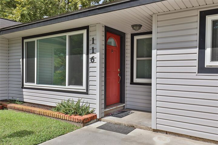 Property Photo:  116 Cypress Street  TX 77566