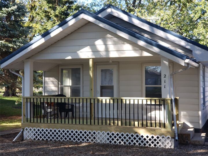 211 NW 2nd Street  Melcher-Dallas IA 50163 photo