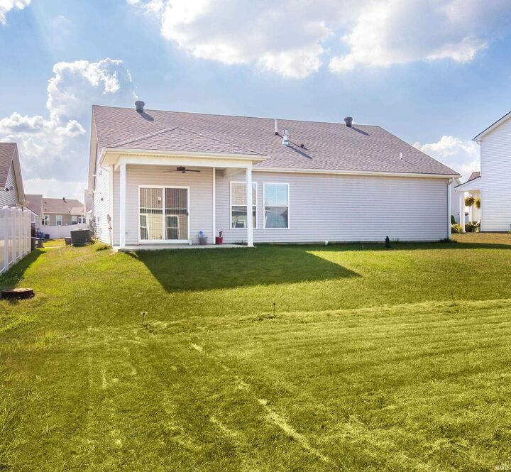 Property Photo: 3032 Highbury Court IN 47630