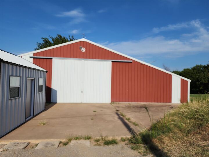 Property Photo: 25051 Cr 1420 OK
