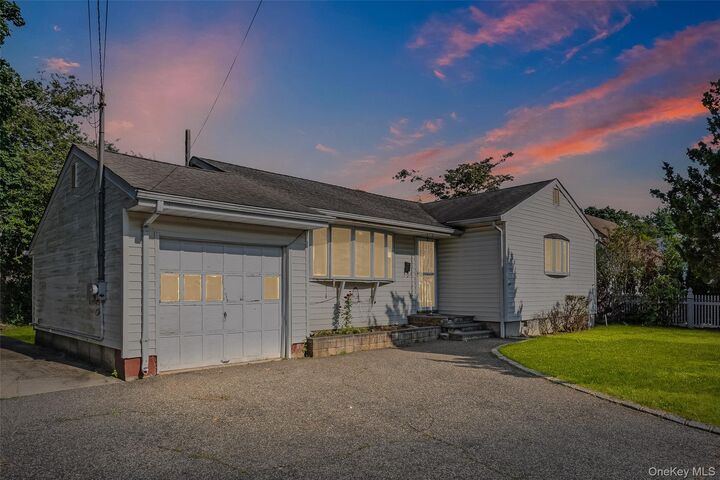 Property Photo:  201 Hilltop Drive  NY 11717 