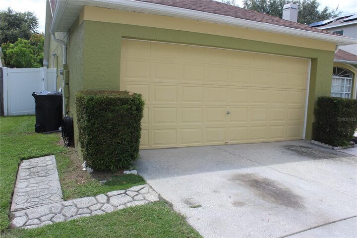 Property Photo:  1213 Sweet Gum Drive  FL 33511 