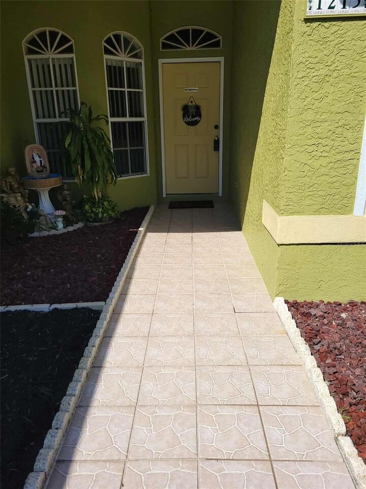 Property Photo:  1213 Sweet Gum Drive  FL 33511 