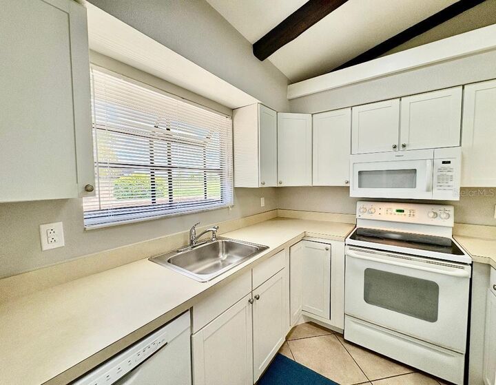 Property Photo:  5860 Niblick Place  FL 34287 