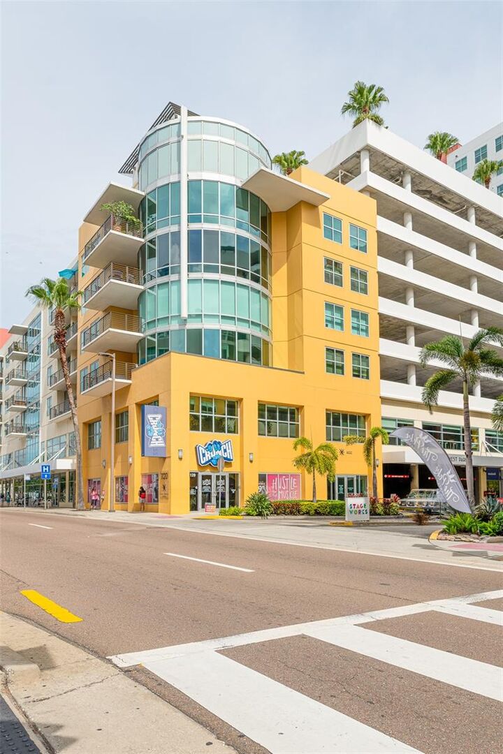 Property Photo:  1120 E Kennedy Boulevard 318  FL 33602 