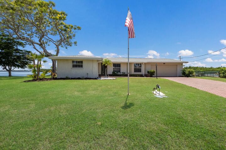 10419 Spoonbill Road W  Bradenton FL 34209 photo