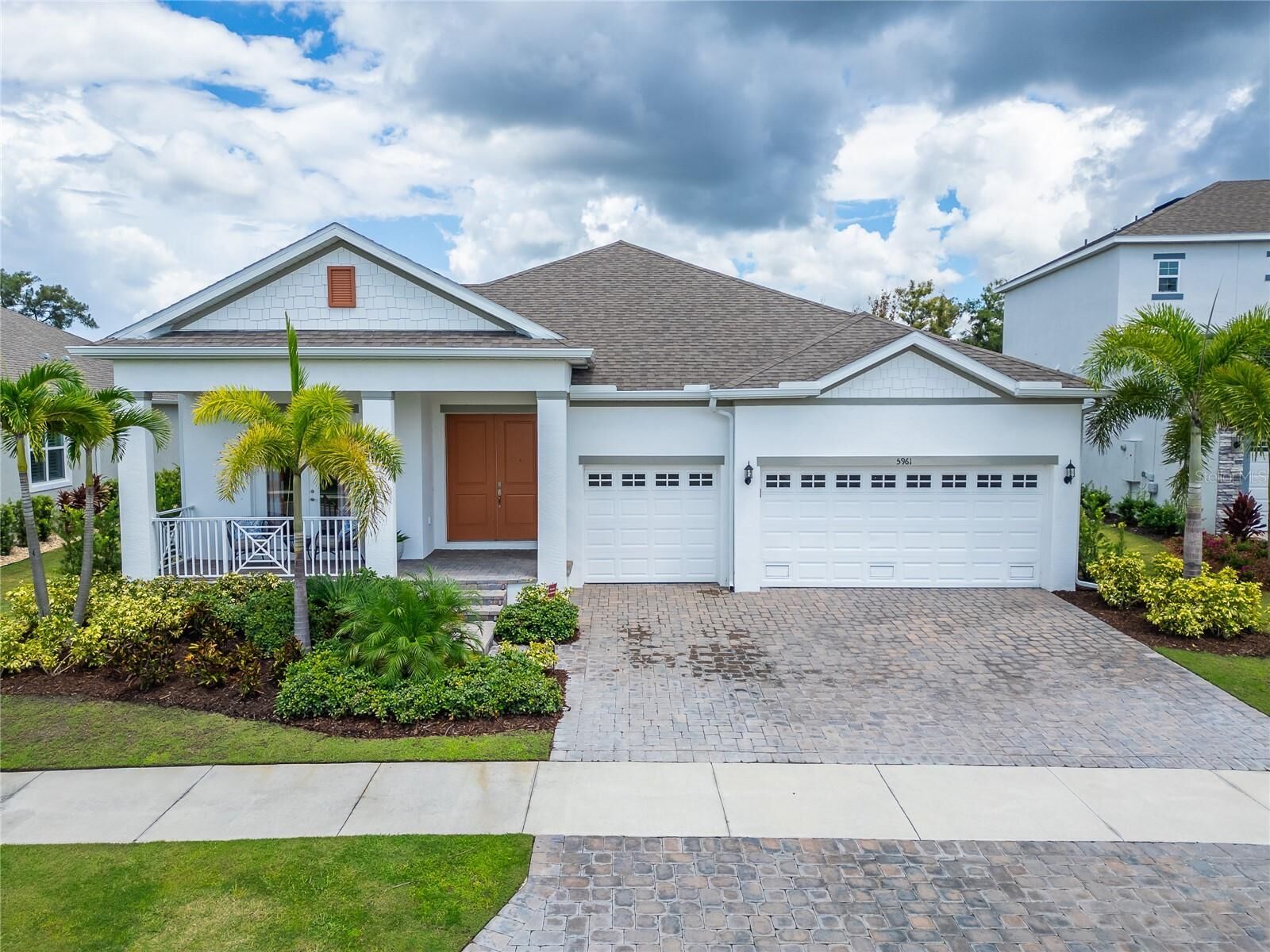 Property Photo: 5961 Blakeney Loop FL 33572