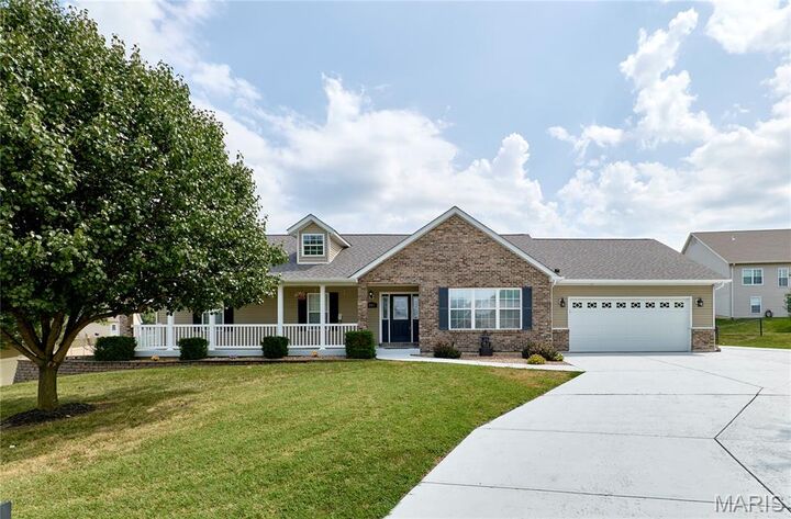 Property Photo:  501 Oakbluff Court  MO 63379 
