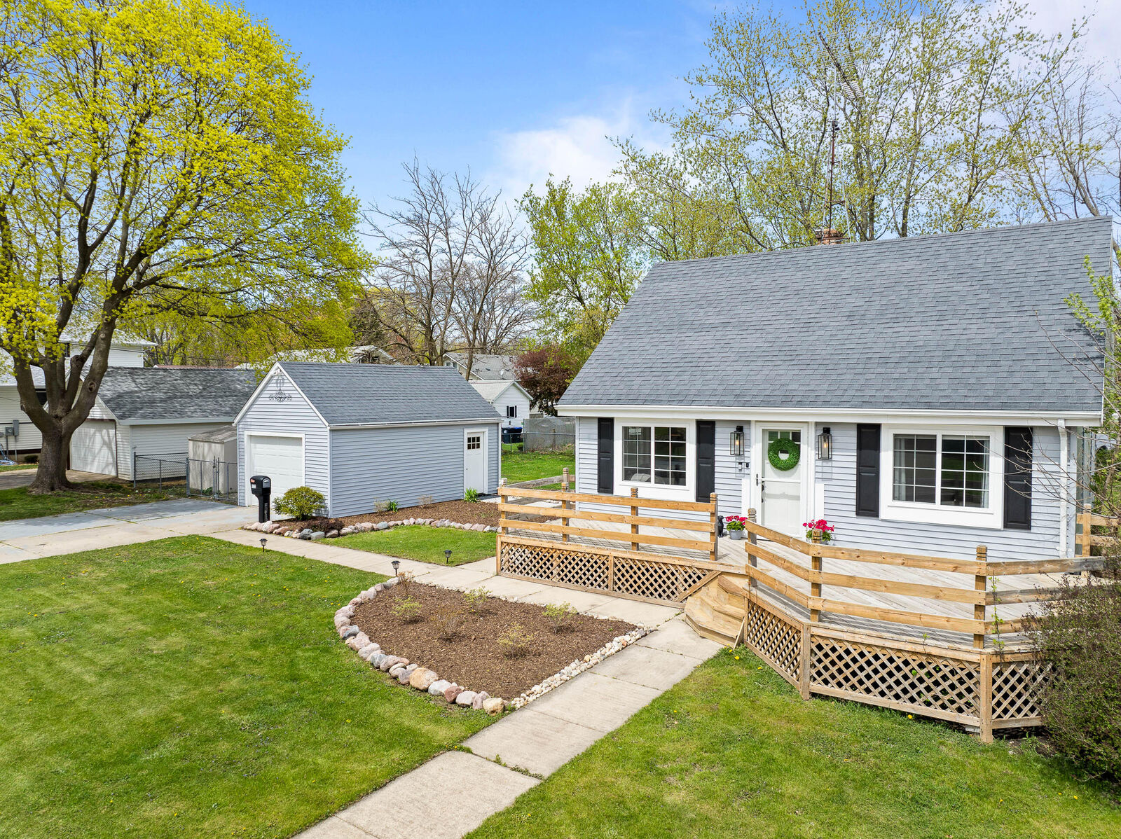 Property Photo:  112 E Page St  WI 53121 