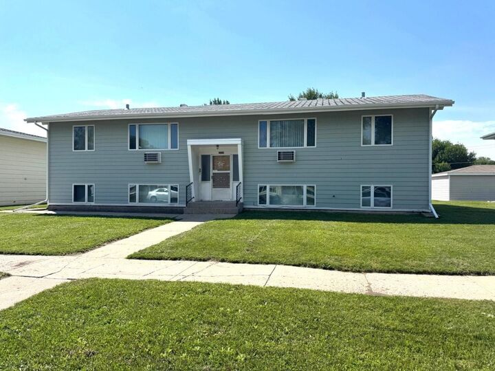 2009 5th St NW  Minot ND 58703 photo