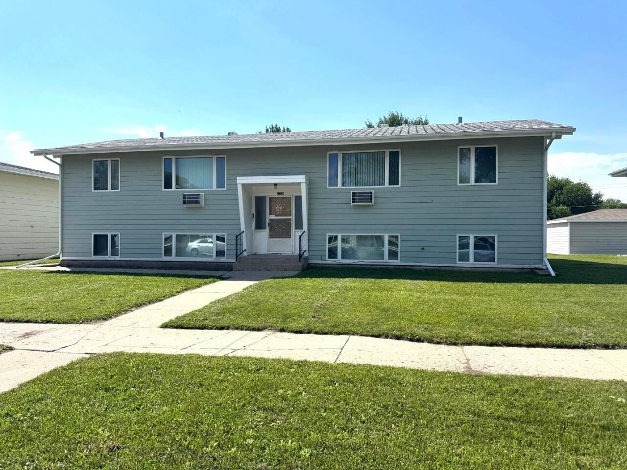 Property Photo: 2009 5th St NW ND 58703