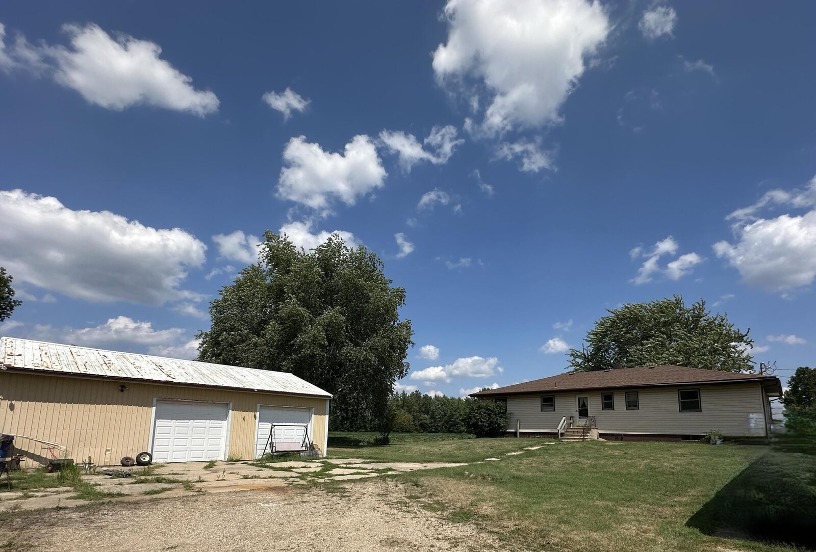 Property Photo:  2431 E Britian Ave  MI 49022 