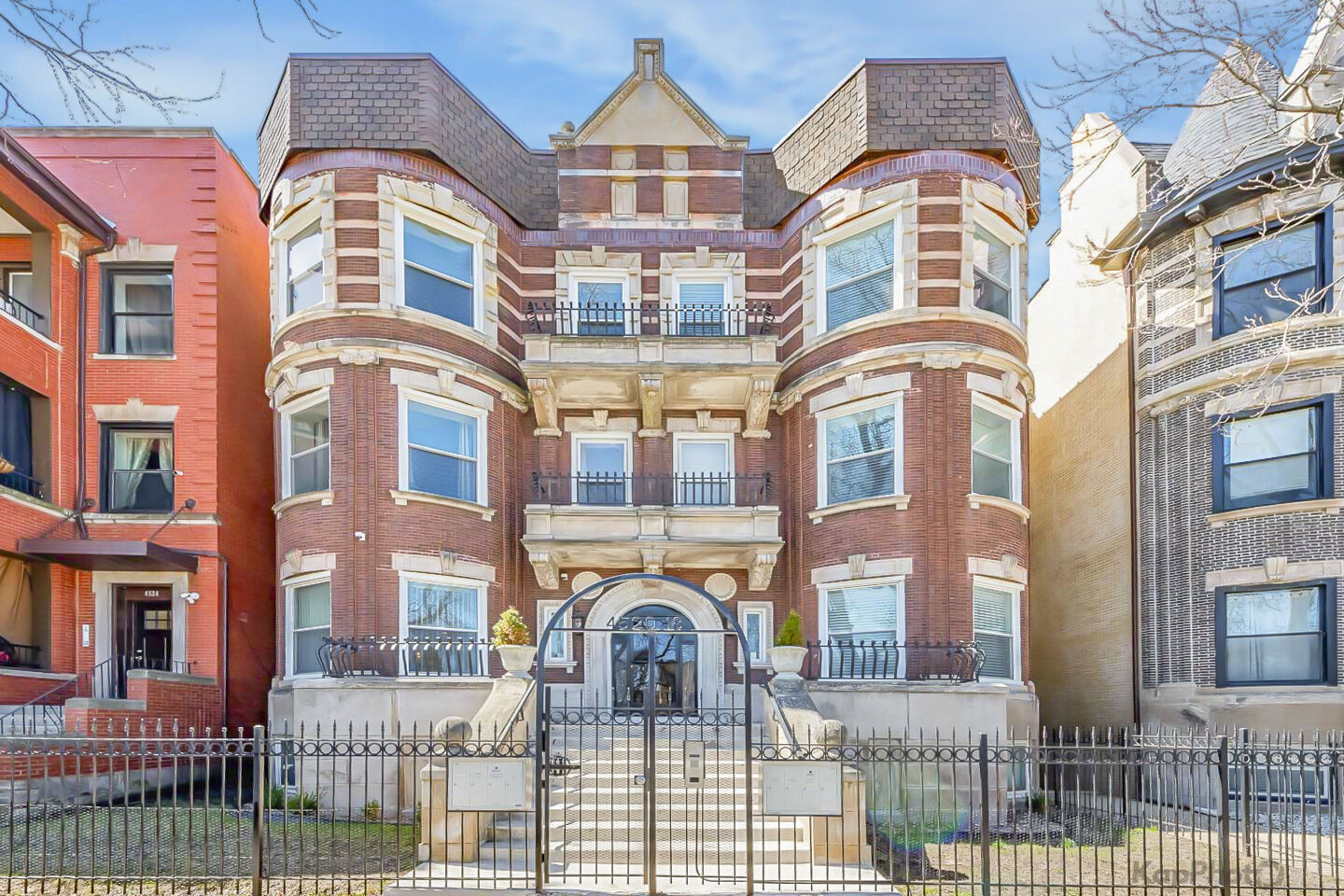 Property Photo: 4520 S King Drive 4B IL 60653