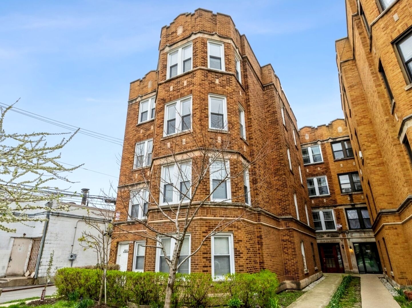 Property Photo: 6414 N Albany Avenue 3R IL 60645