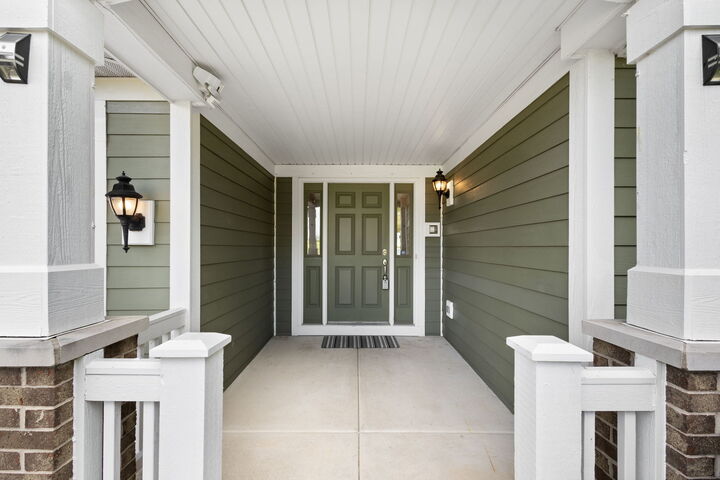Property Photo:  115 Clover Drive  IL 60554 