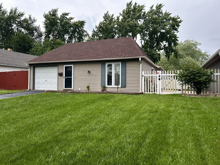 Property Photo:  136 Heathgate Road  IL 60538 