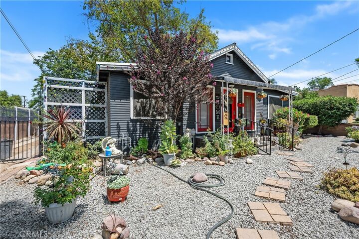Property Photo:  3747 Farnham Place  CA 92503 